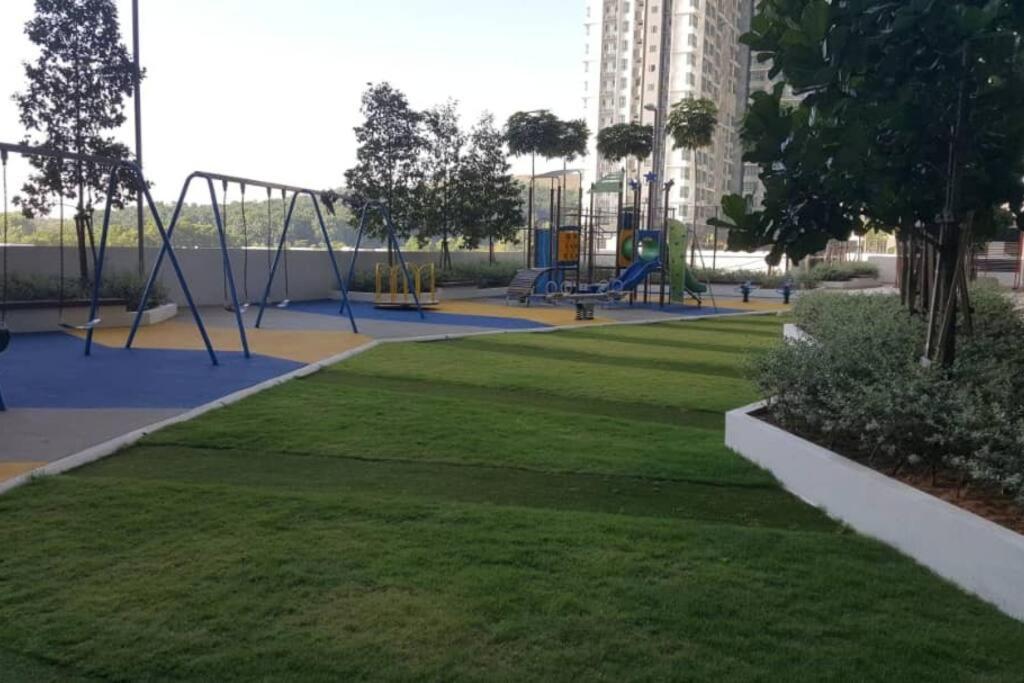 Conezion, Nice View, Beside Ioi City Mall, Opposite Hospital Serdang, Beside Uniteen And Upm, פוטראג'איה מראה חיצוני תמונה